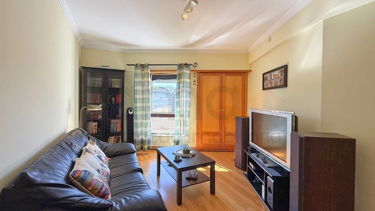 Apartamento T5 para Venda em São Domingos de Benfica Foto 31