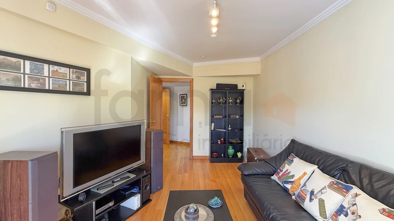 Apartamento T5 para Venda em São Domingos de Benfica Foto 33