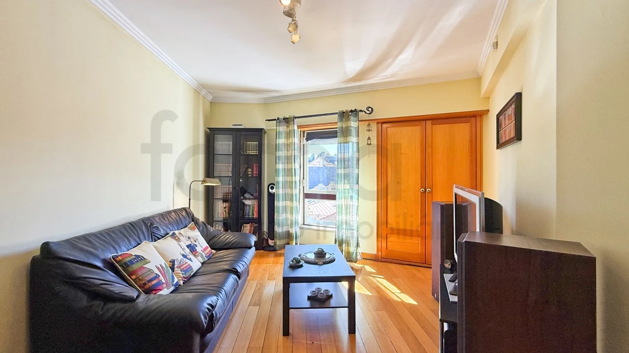 Apartamento T5 para Venda em São Domingos de Benfica Foto 34