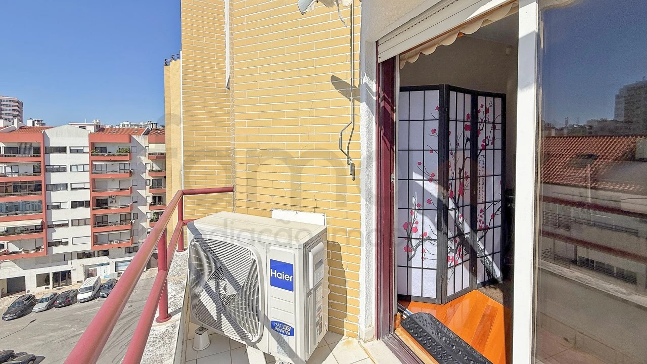 Apartamento T5 para Venda em São Domingos de Benfica Foto 39