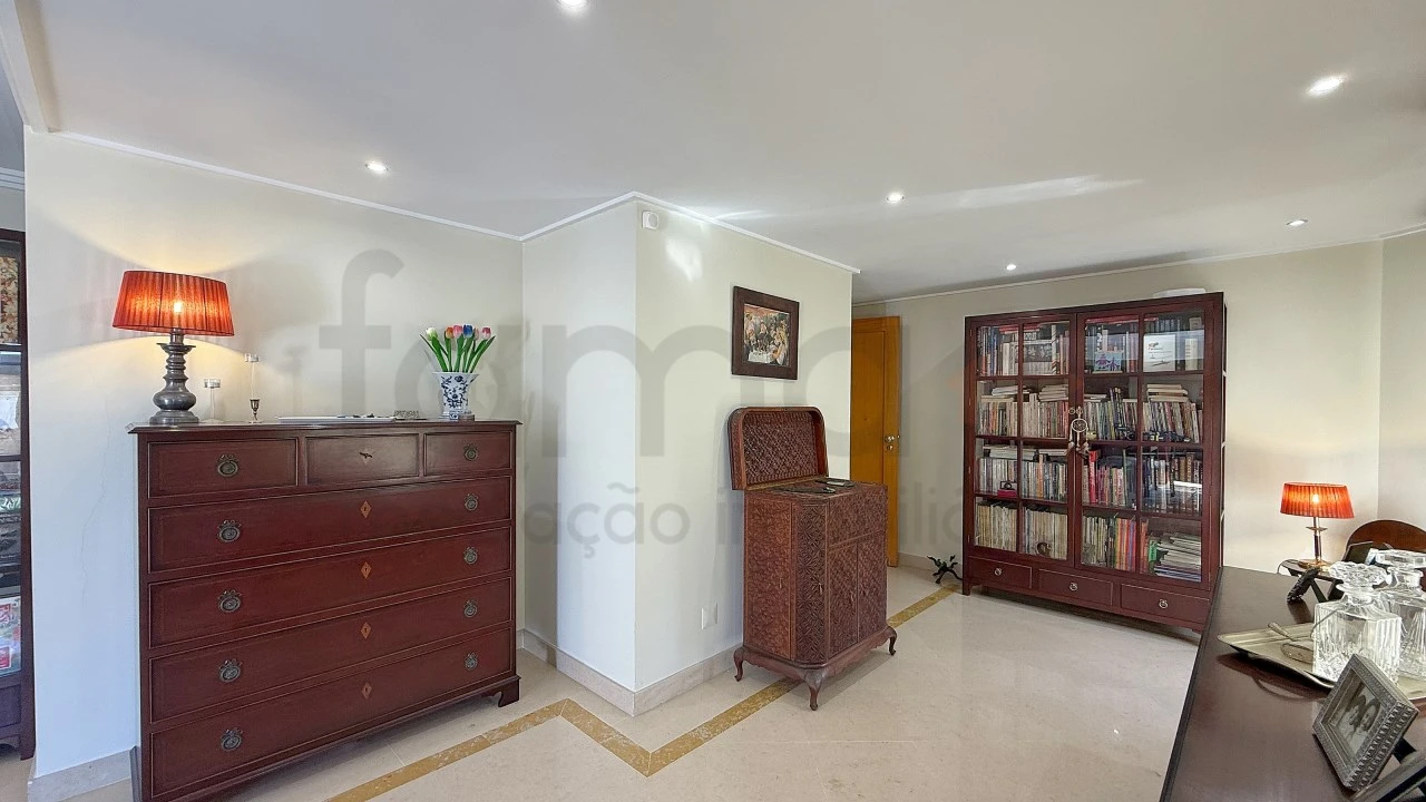 Apartamento T5 para Venda em São Domingos de Benfica Foto 49