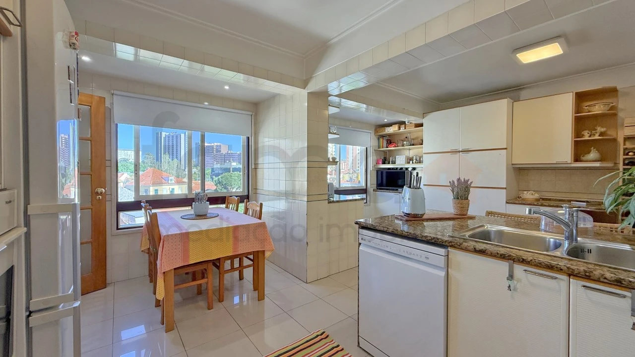 Apartamento T5 para Venda em São Domingos de Benfica Foto 80