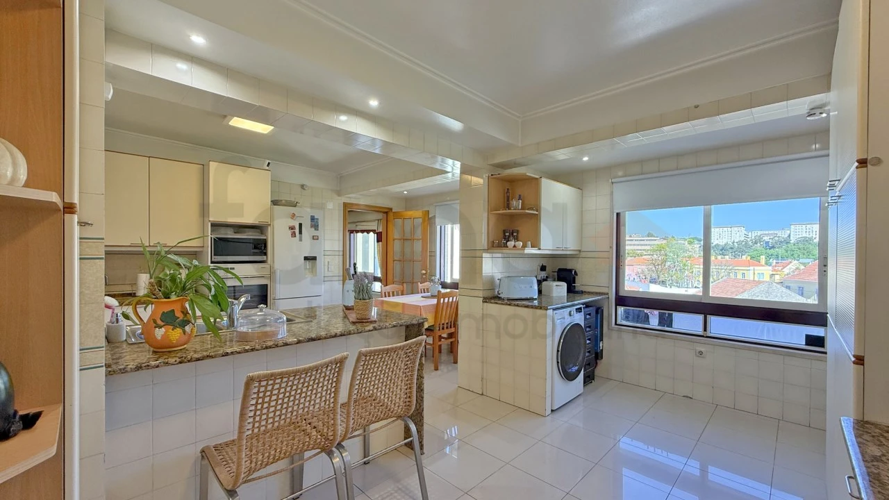 Apartamento T5 para Venda em São Domingos de Benfica Foto 86