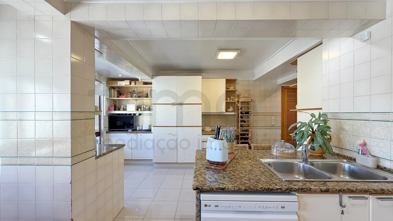 Apartamento T5 para Venda em São Domingos de Benfica Foto 89