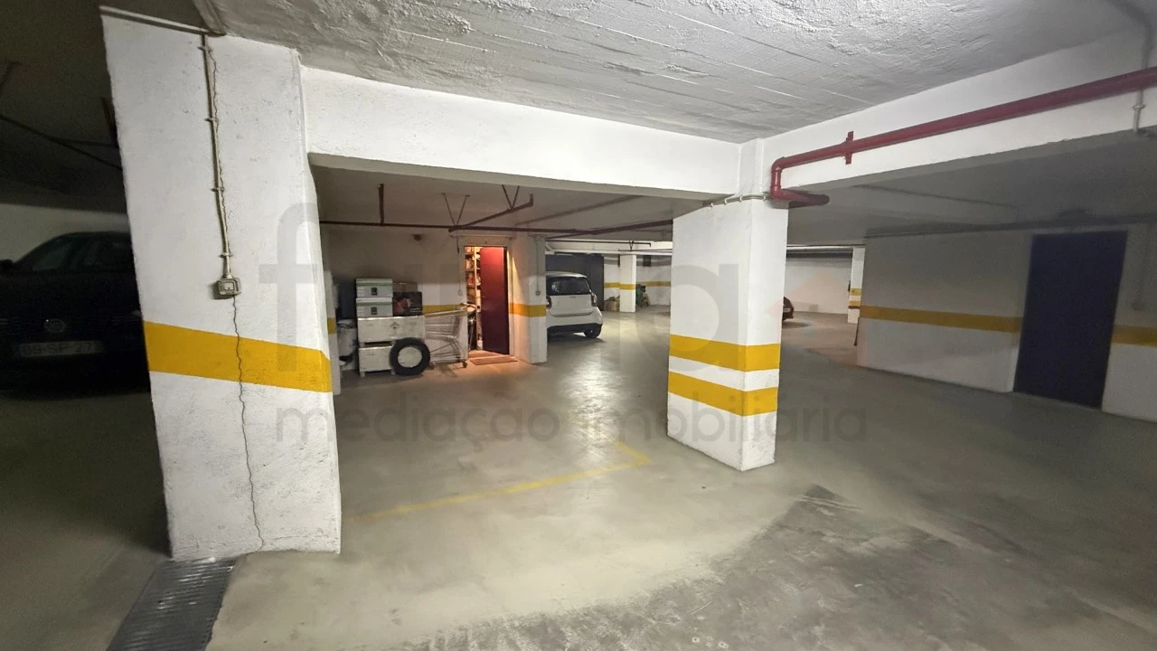 Apartamento T5 para Venda em São Domingos de Benfica Foto 99