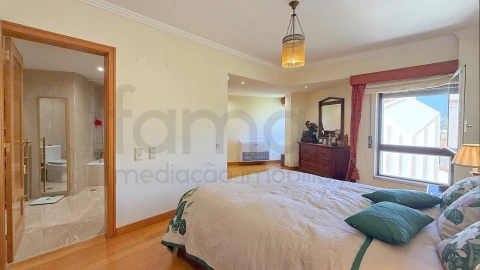 Apartamento T5 para Venda em São Domingos de Benfica