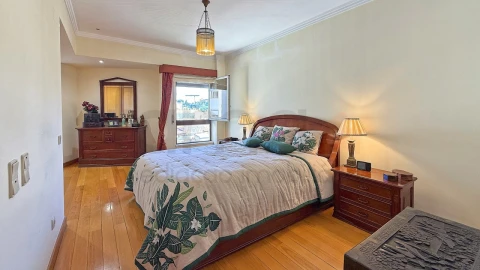 Apartamento T5 para Venda em São Domingos de Benfica