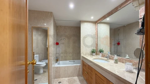 Apartamento T5 para Venda em São Domingos de Benfica