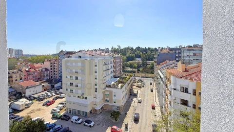 Apartamento T5 para Venda em São Domingos de Benfica