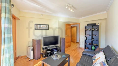 Apartamento T5 para Venda em São Domingos de Benfica