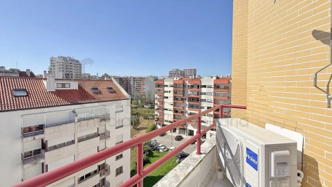 Apartamento T5 para Venda em São Domingos de Benfica