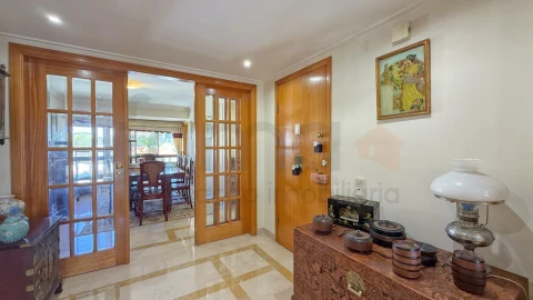 Apartamento T5 para Venda em São Domingos de Benfica