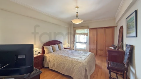 Apartamento T5 para Venda em São Domingos de Benfica