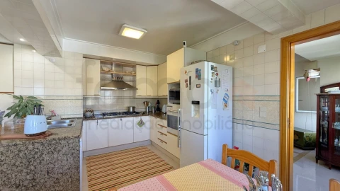 Apartamento T5 para Venda em São Domingos de Benfica