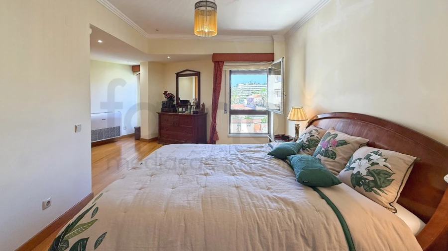 Apartamento T5 para Venda em São Domingos de Benfica Foto 2