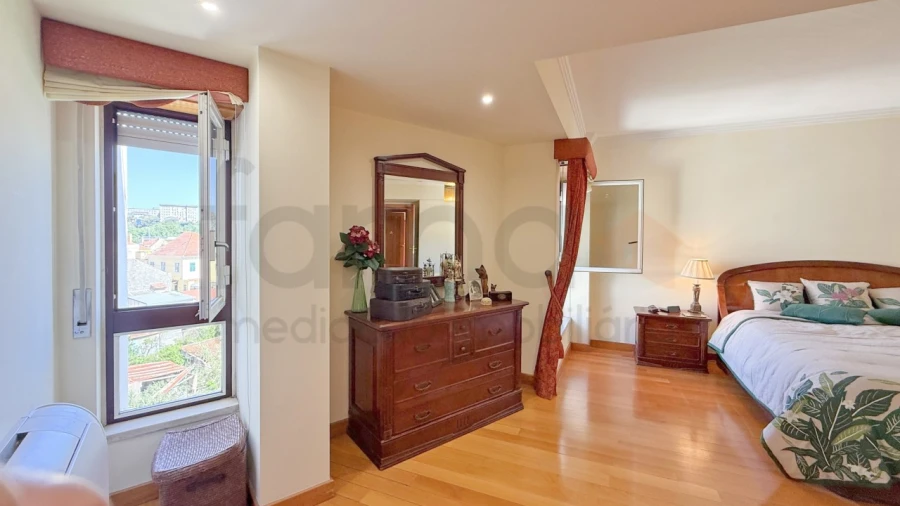 Apartamento T5 para Venda em São Domingos de Benfica Foto 6