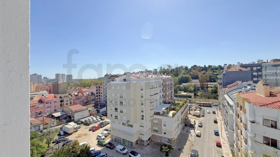 Apartamento T5 para Venda em São Domingos de Benfica Foto 16