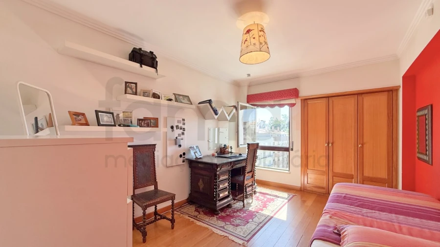 Apartamento T5 para Venda em São Domingos de Benfica Foto 21