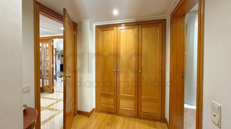 Apartamento T5 para Venda em São Domingos de Benfica Foto 77