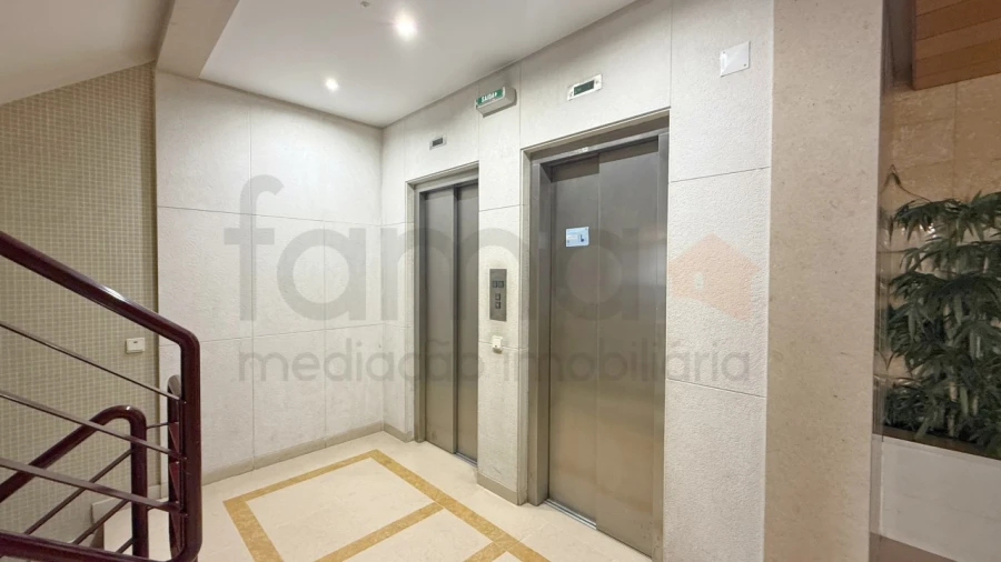 Apartamento T5 para Venda em São Domingos de Benfica Foto 97