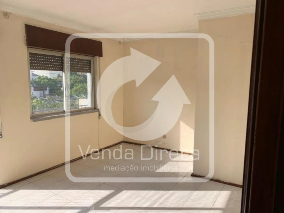 Apartamento T2 para Venda em Vila Nova da Rainha Foto 5