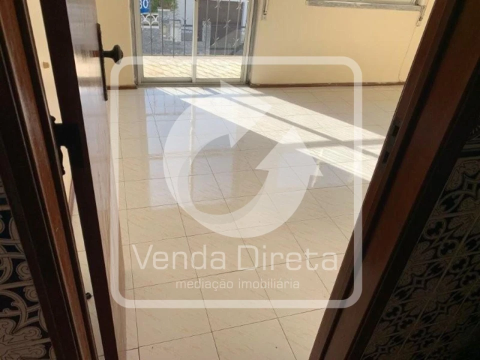 Apartamento T2 para Venda em Vila Nova da Rainha Foto 6