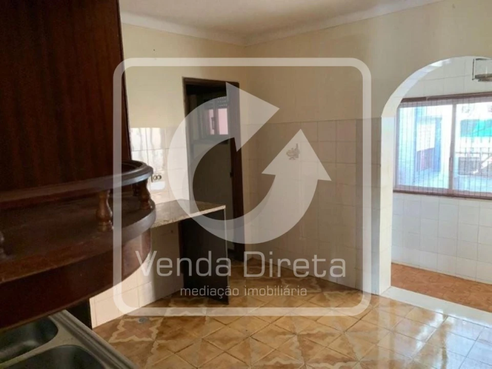 Apartamento T2 para Venda em Vila Nova da Rainha Foto 8