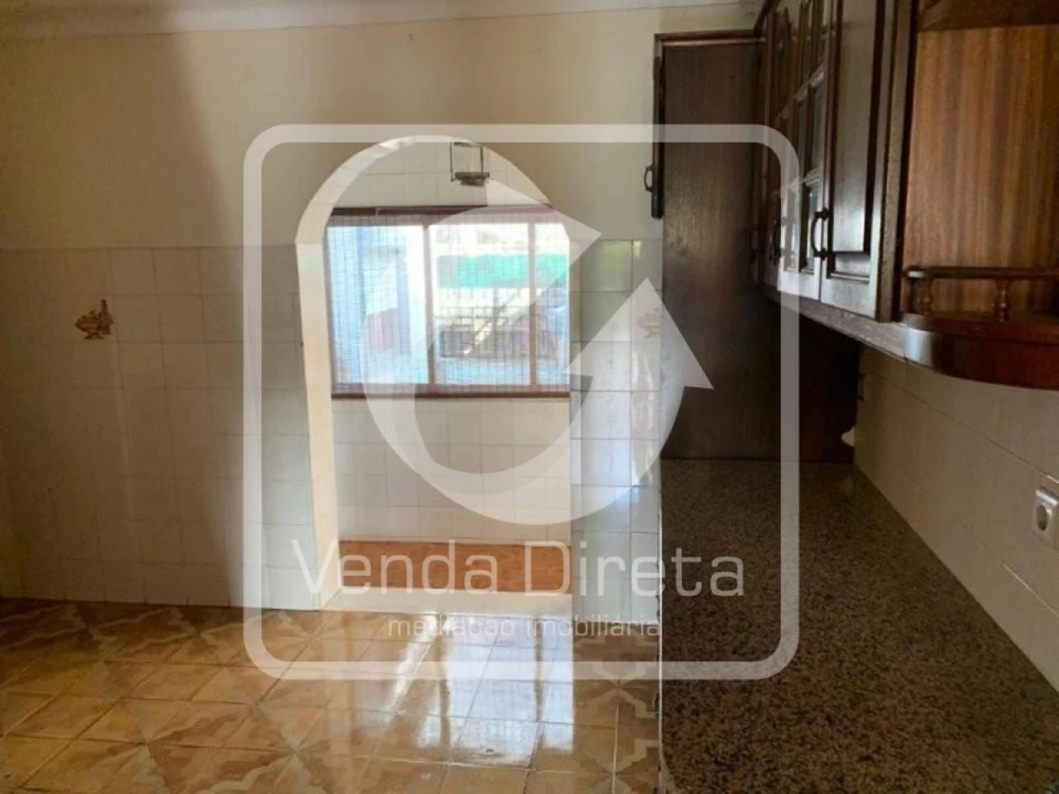 Apartamento T2 para Venda em Vila Nova da Rainha Foto 9