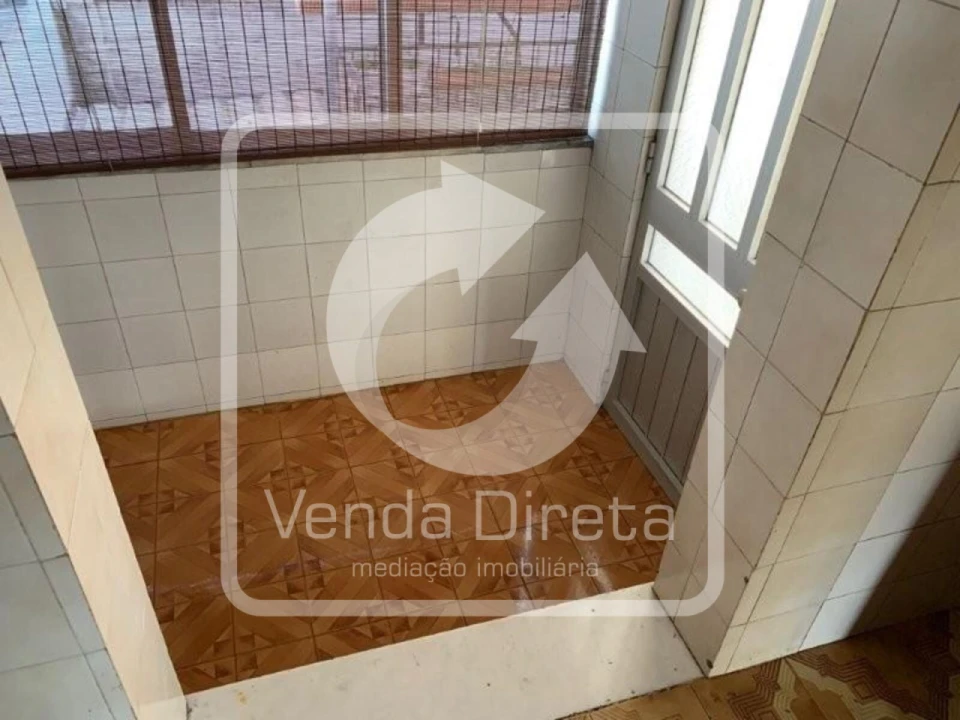 Apartamento T2 para Venda em Vila Nova da Rainha Foto 11