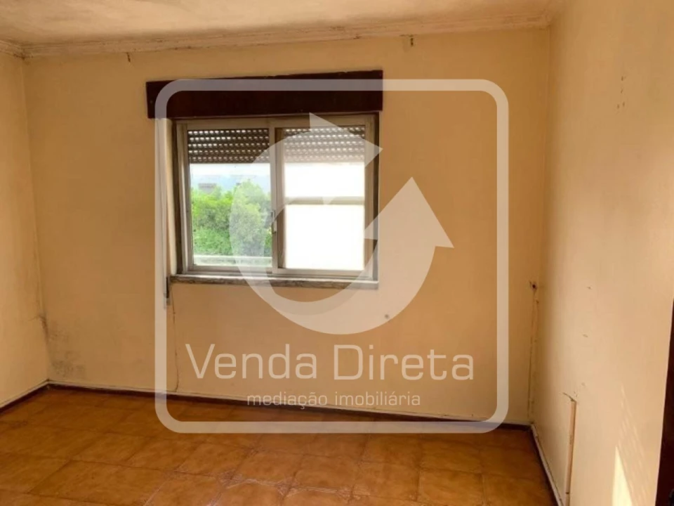 Apartamento T2 para Venda em Vila Nova da Rainha Foto 12
