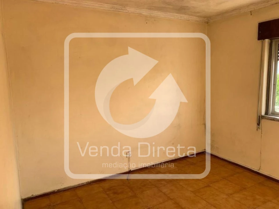 Apartamento T2 para Venda em Vila Nova da Rainha Foto 13