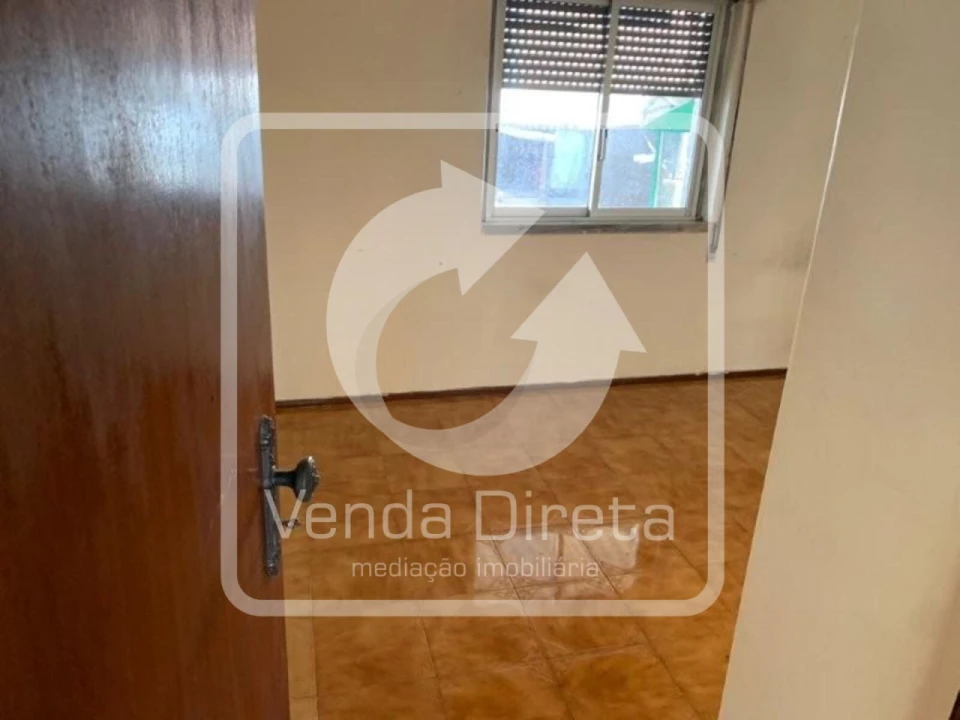 Apartamento T2 para Venda em Vila Nova da Rainha Foto 15