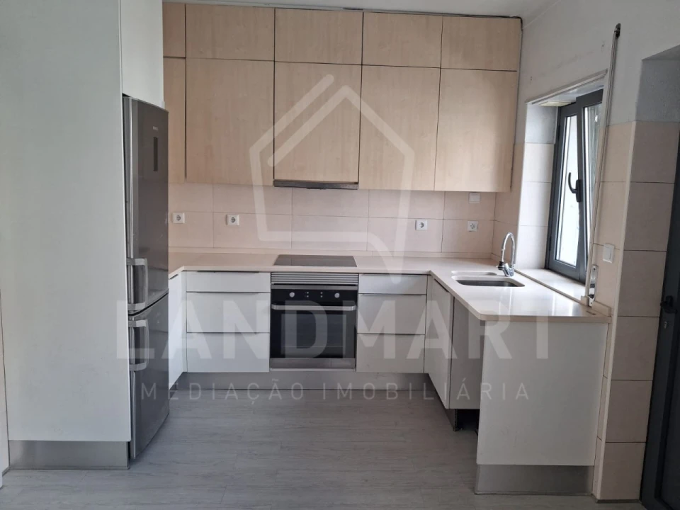 Moradia T3 para Venda em Benedita Foto 1