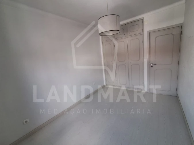 Moradia T3 para Venda em Benedita Foto 11