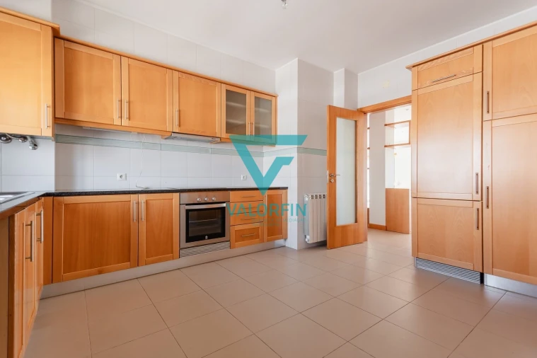 Apartamento T3 para Venda em Batalha Foto 11