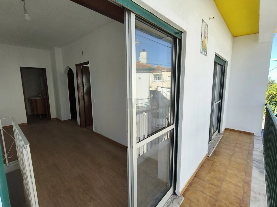 Moradia T2 para Venda em Santa Clara e Castelo Viegas Foto 11
