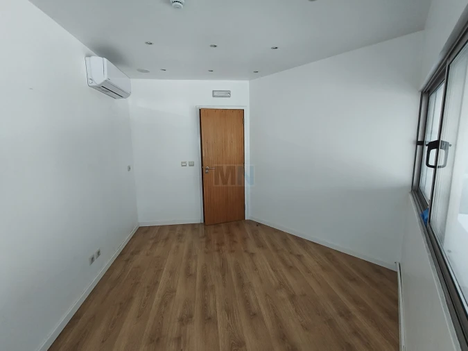 Loja para Arrendamento em São Martinho do Bispo e Ribeira de Frades Foto 19