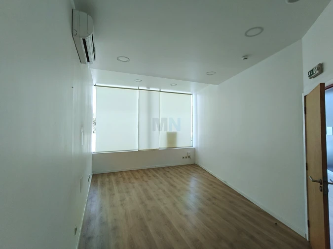 Loja para Arrendamento em São Martinho do Bispo e Ribeira de Frades Foto 6