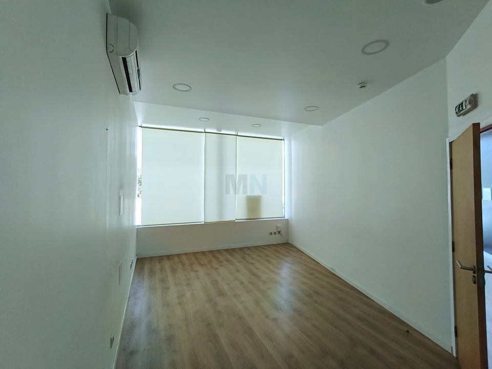 Loja para Arrendamento em São Martinho do Bispo e Ribeira de Frades Foto 6