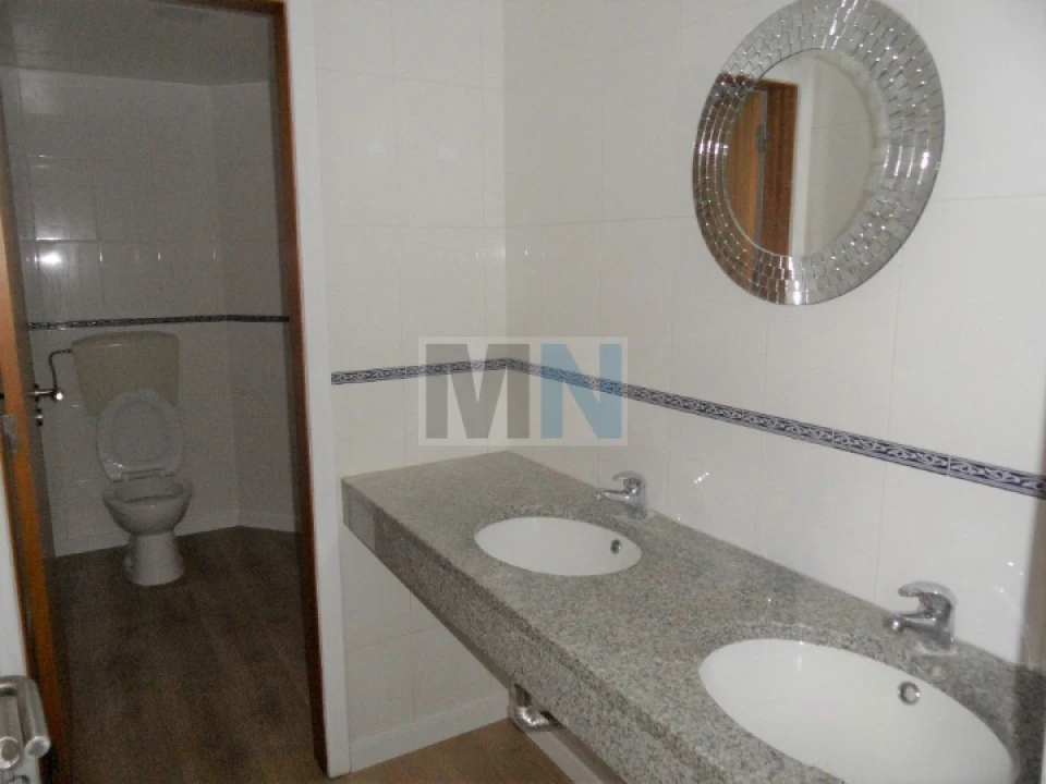 Loja para Arrendamento em São Martinho do Bispo e Ribeira de Frades Foto 9