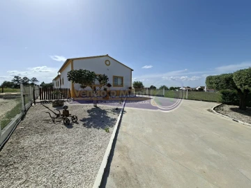 Moradia T3 para Venda em Marinhais