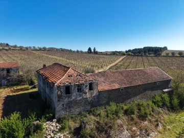 Quinta T0 para Venda em Favaios