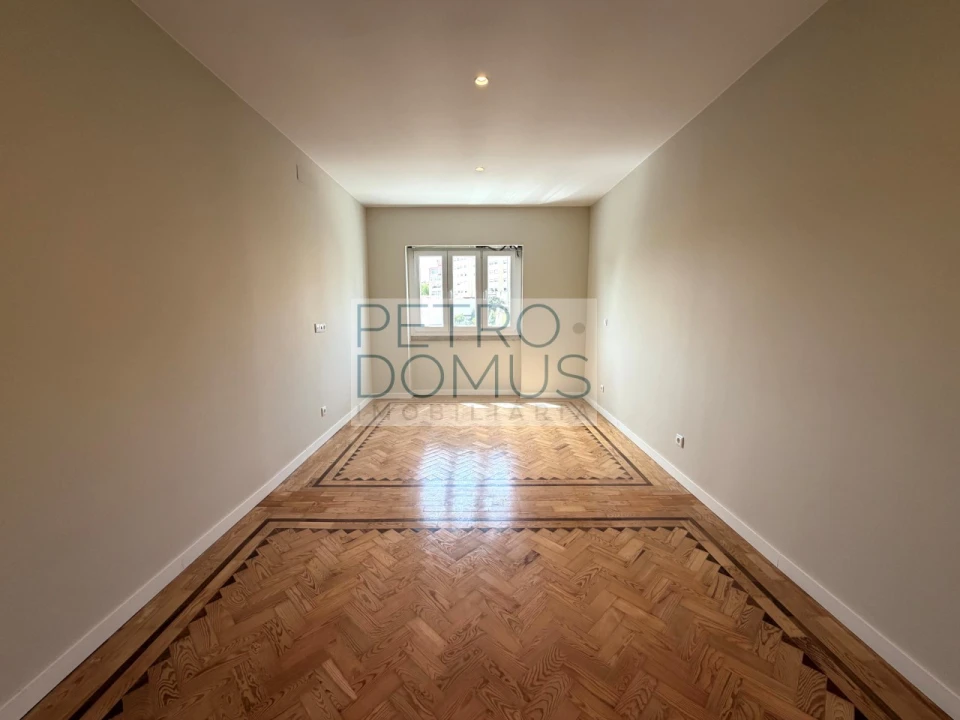 Apartamento T2 para Venda em Penha de França Foto 5