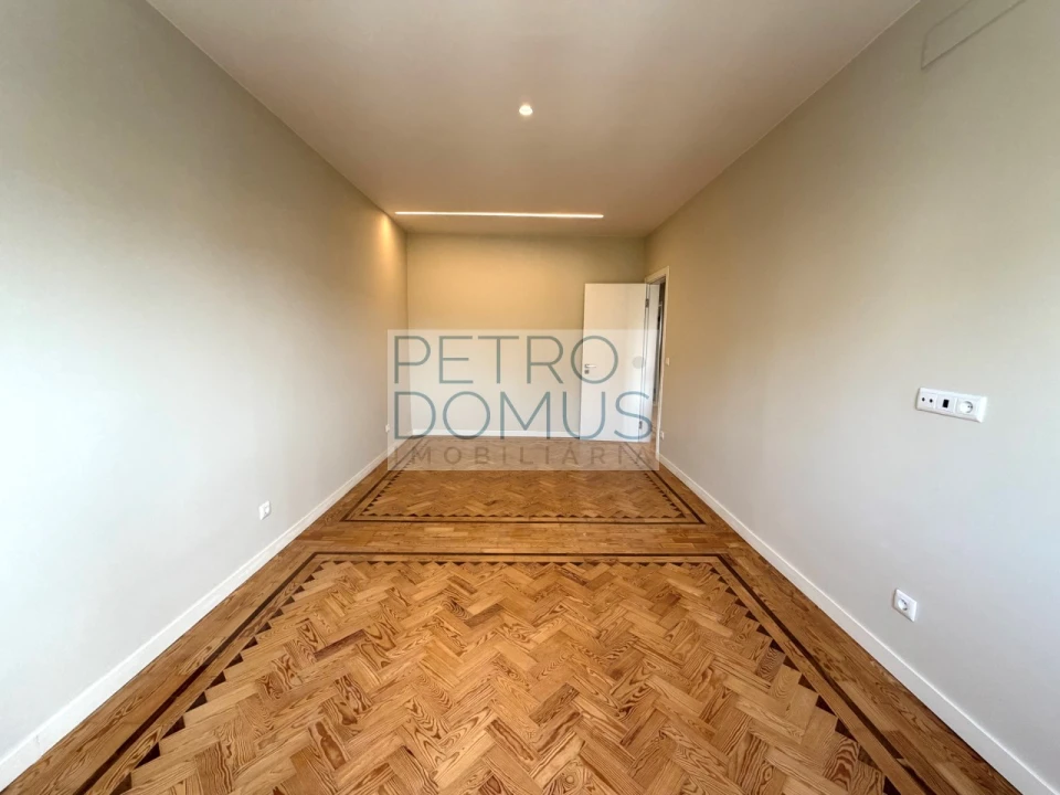 Apartamento T2 para Venda em Penha de França Foto 6