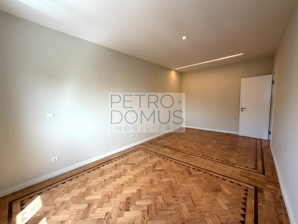 Apartamento T2 para Venda em Penha de França Foto 7
