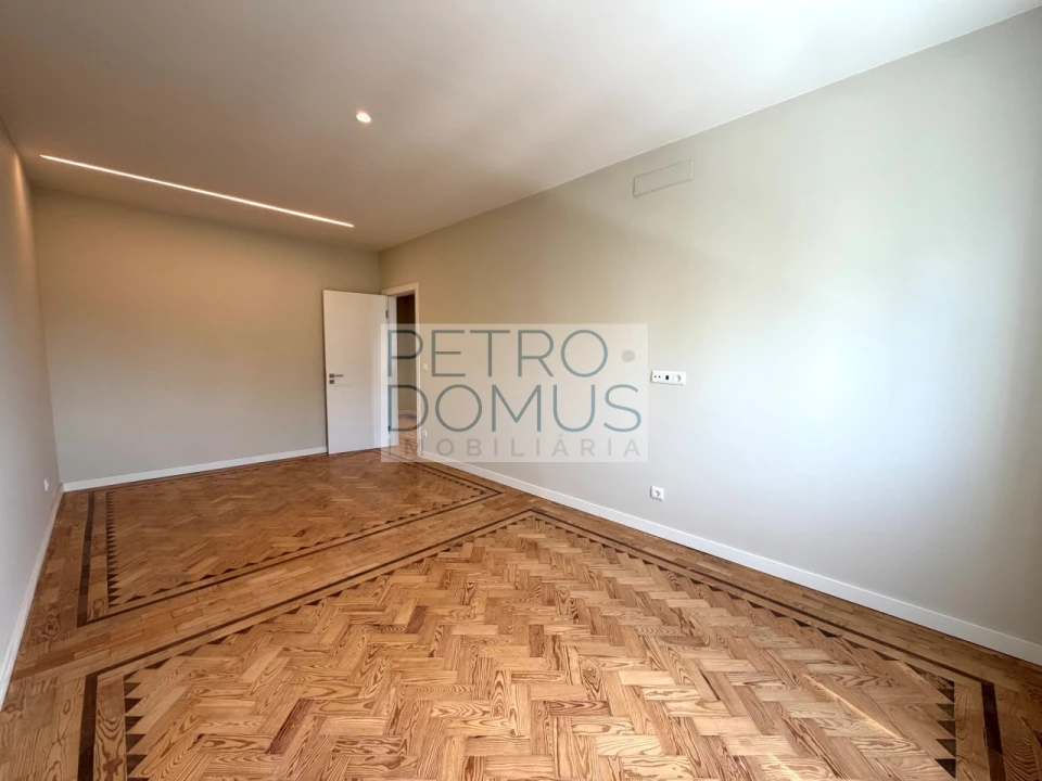 Apartamento T2 para Venda em Penha de França Foto 8