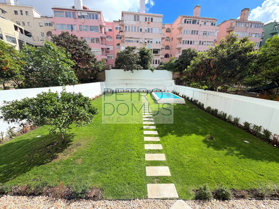 Apartamento T2 para Venda em Penha de França Foto 1