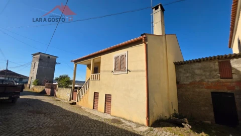 Moradia T3 para Venda em Castelãos e Vilar do Monte