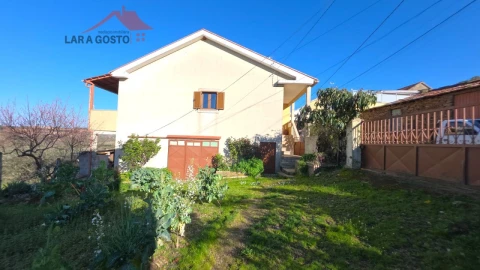 Moradia T3 para Venda em Castelãos e Vilar do Monte