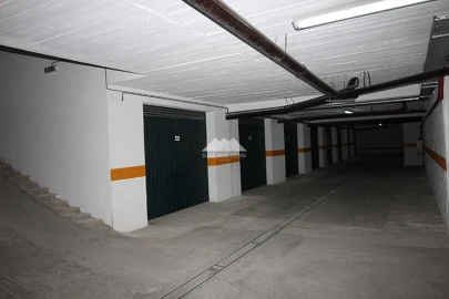 Garagem para Venda em Vila Real de Santo Antonio